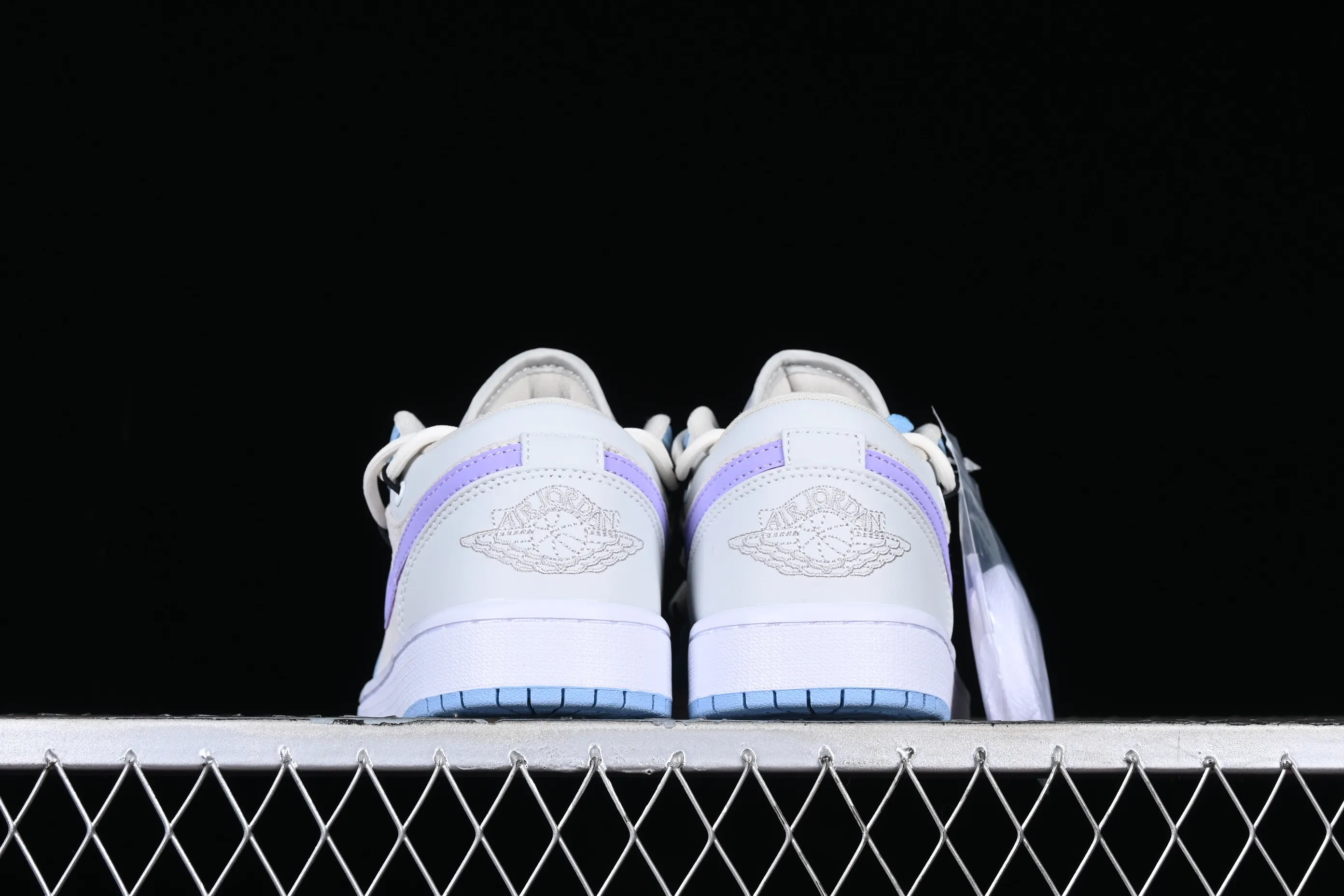 All categories Air Jordan Jordan series basketball shoes Air Jordan 1 Low Z version Air Jordan 1 Low AJ1 Joe 1 University blue strap purple hook low-top basketball shoes DC0774-050